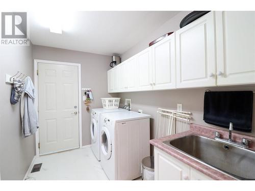 531 Red Wing Drive, Penticton, BC - Indoor Photo Showing Laundry Room
