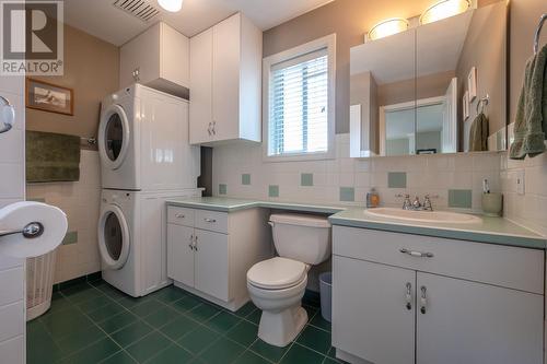 108 4Th Street, Kaleden, BC - Indoor Photo Showing Laundry Room