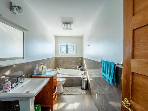 Bathroom - 1550 Rue De Grandes-Piles, Laval (Duvernay), QC - Indoor Photo Showing Bathroom
