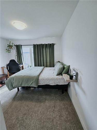 575 Woodward Avenue|Unit #84, Hamilton, ON - Indoor Photo Showing Bedroom