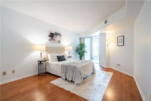 415 Locust Street|Unit #303, Burlington, ON - Indoor Photo Showing Bedroom