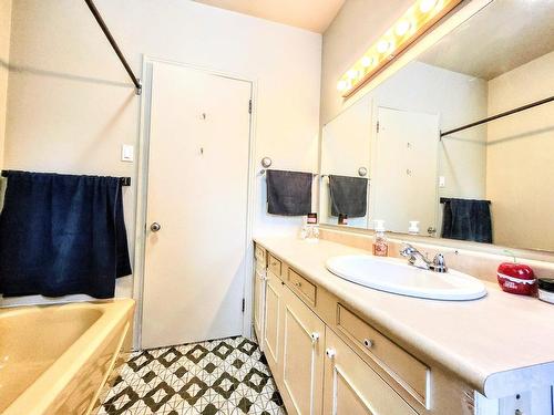Salle de bains - 2235 Place Bonenfant, Shawinigan, QC - Indoor Photo Showing Bathroom
