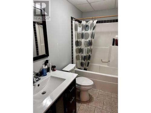 3405 218 Road, Dawson Creek, BC - Indoor Photo Showing Bathroom