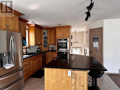 3405 218 Road, Dawson Creek, BC - Indoor Photo Showing Kitchen