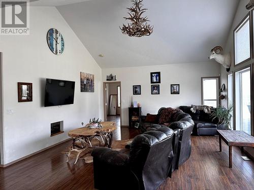 3405 218 Road, Dawson Creek, BC - Indoor Photo Showing Living Room