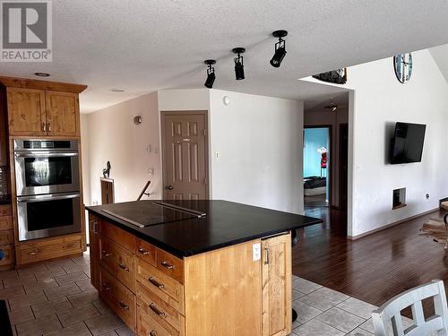 3405 218 Road, Dawson Creek, BC - Indoor Photo Showing Kitchen