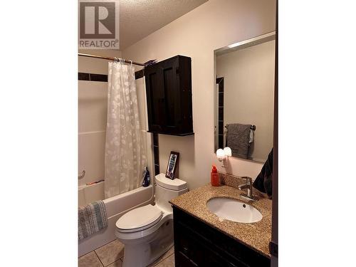 3405 218 Road, Dawson Creek, BC - Indoor Photo Showing Bathroom