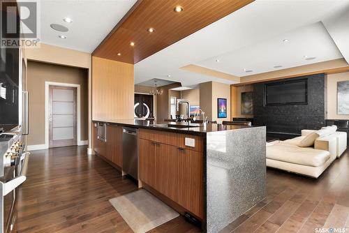 6106 Wascana Court, Regina, SK - Indoor Photo Showing Kitchen With Upgraded Kitchen