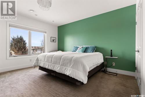 6106 Wascana Court, Regina, SK - Indoor Photo Showing Bedroom