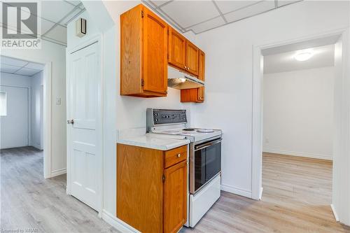 45 East Bend Avenue N, Hamilton, ON - Indoor Photo Showing Kitchen