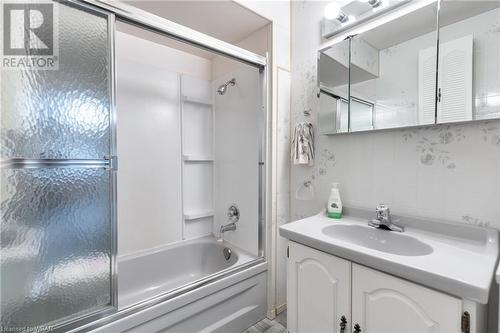 45 East Bend Avenue N, Hamilton, ON - Indoor Photo Showing Bathroom