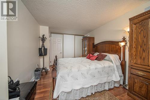 75 Riverside Drive East Unit# 401, Windsor, ON - Indoor Photo Showing Bedroom