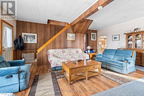 66 West Street N, Kawartha Lakes, ON - Indoor Photo Showing Living Room