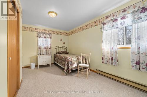 66 West St N, Kawartha Lakes, ON - Indoor Photo Showing Bedroom
