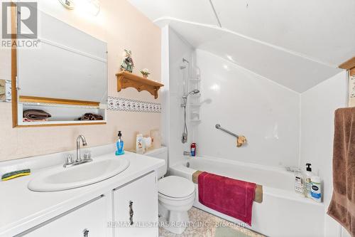 66 West Street N, Kawartha Lakes, ON - Indoor Photo Showing Bathroom