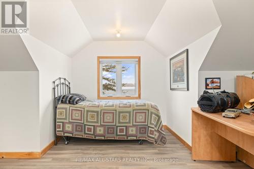 66 West Street N, Kawartha Lakes, ON - Indoor Photo Showing Bedroom