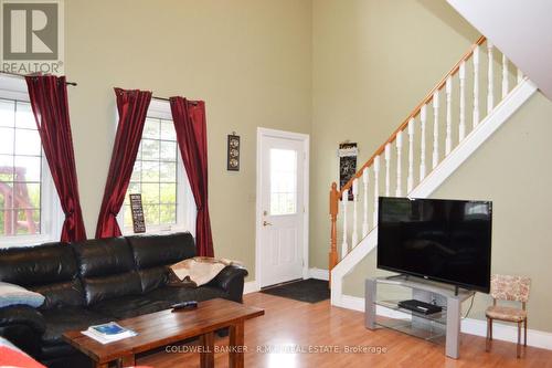 123 O'Reilly Lane, Kawartha Lakes, ON - Indoor Photo Showing Living Room