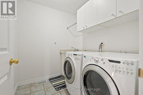 4472 Kathleen Cres, Niagara Falls, ON - Indoor Photo Showing Laundry Room