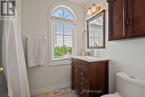4472 Kathleen Cres, Niagara Falls, ON - Indoor Photo Showing Bathroom