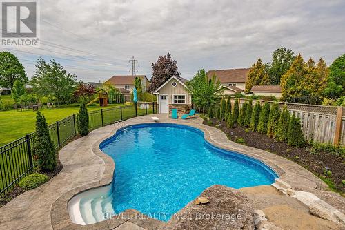 4472 Kathleen Cres, Niagara Falls, ON - Outdoor With In Ground Pool With Deck Patio Veranda With Backyard