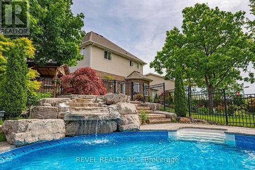 4472 Kathleen Cres, Niagara Falls, ON - Outdoor With In Ground Pool