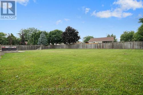 7847 Cathedral Dr, Niagara Falls, ON - Outdoor