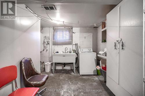 6 Dalrymple Drive, Toronto, ON - Indoor Photo Showing Laundry Room
