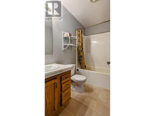 5609 Canim-Hendrix Lake Road, 100 Mile House, BC - Indoor Photo Showing Bathroom