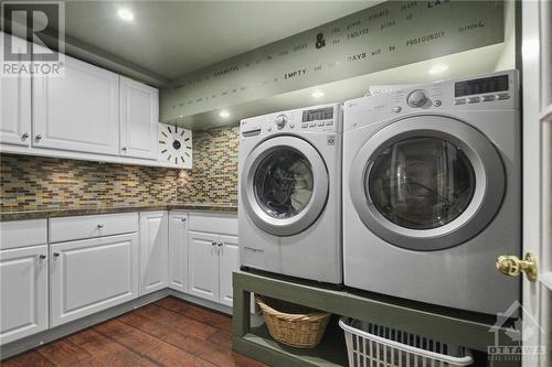 5448 North Drive, Ottawa, ON - Indoor Photo Showing Laundry Room