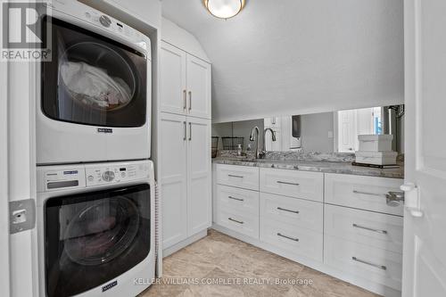 6411 January Dr, Niagara Falls, ON - Indoor Photo Showing Laundry Room