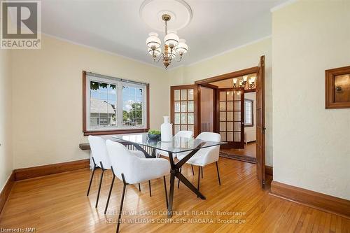 3855 St James Ave, Niagara Falls, ON - Indoor Photo Showing Dining Room