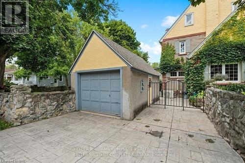 3855 St James Ave, Niagara Falls, ON - Outdoor With Exterior