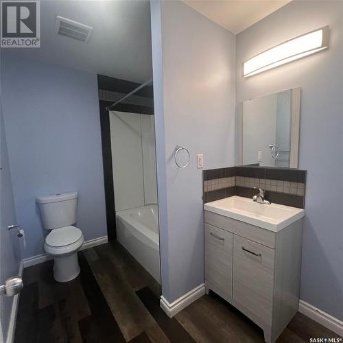 852 109Th Street, North Battleford, SK - Indoor Photo Showing Bathroom