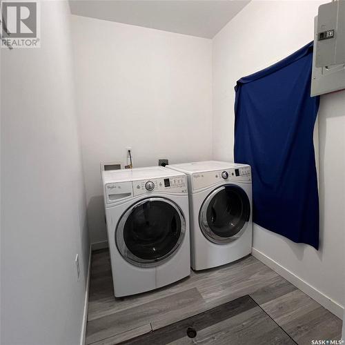 852 109Th Street, North Battleford, SK - Indoor Photo Showing Laundry Room