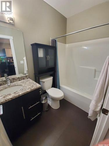 204 415 Maningas Bend, Saskatoon, SK - Indoor Photo Showing Bathroom