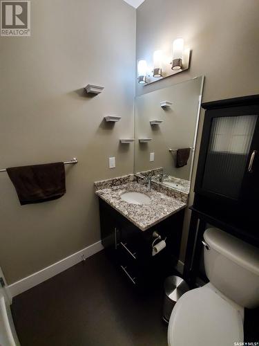 204 415 Maningas Bend, Saskatoon, SK - Indoor Photo Showing Bathroom