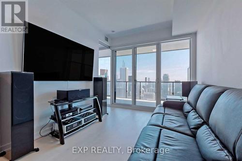 4508 - 488 University Avenue, Toronto, ON - Indoor Photo Showing Living Room