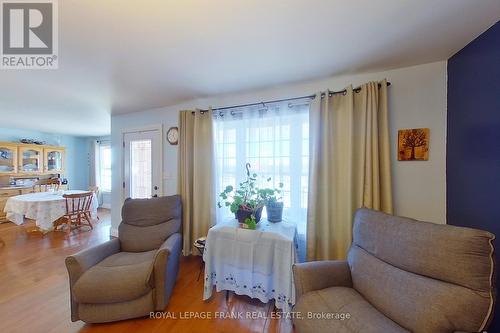 821 South St, Douro-Dummer, ON - Indoor Photo Showing Living Room