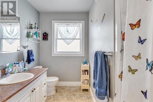 821 South St, Douro-Dummer, ON - Indoor Photo Showing Bathroom
