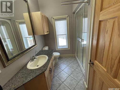 64 Parklane Drive, Yorkton, SK - Indoor Photo Showing Bathroom