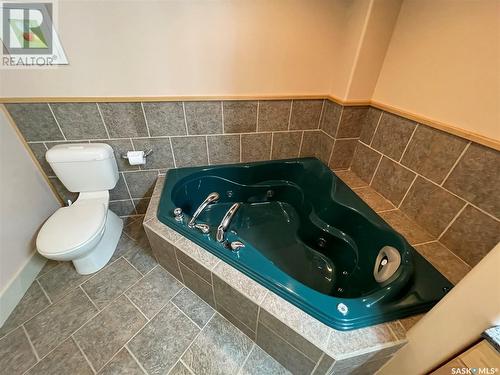 64 Parklane Drive, Yorkton, SK - Indoor Photo Showing Bathroom