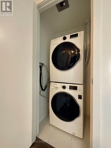 #607 -10 De Boers Dr, Toronto, ON - Indoor Photo Showing Laundry Room
