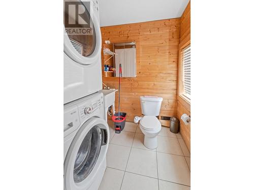 3004  3 Highway, Erickson, BC - Indoor Photo Showing Laundry Room