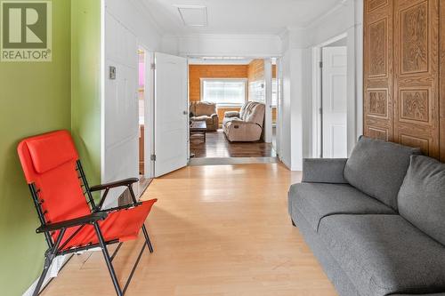 3004  3 Highway, Erickson, BC - Indoor Photo Showing Living Room