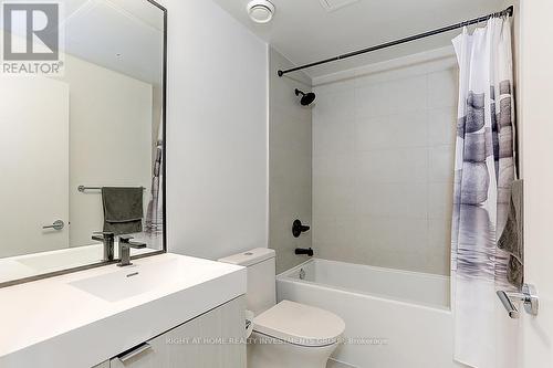 418 - 250 Lawrence Avenue W, Toronto, ON - Indoor Photo Showing Bathroom
