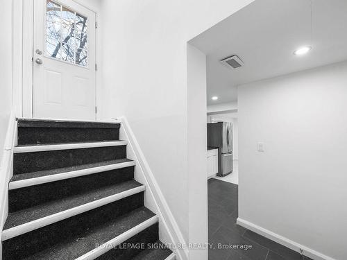 122 Longford Dr, Newmarket, ON - Indoor Photo Showing Other Room