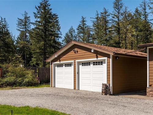 5645 West Riverbottom Rd, Duncan, BC - Outdoor