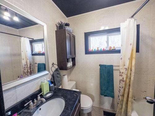 1320 Rocky Heights Road, Kenora, ON - Indoor Photo Showing Bathroom