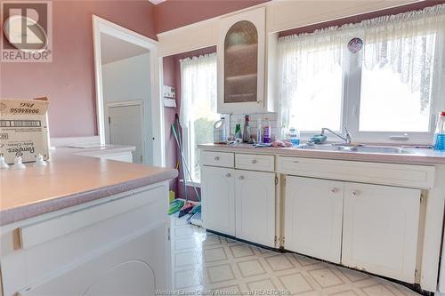 11060 Riverside Drive East, Windsor, ON - Indoor Photo Showing Kitchen With Double Sink