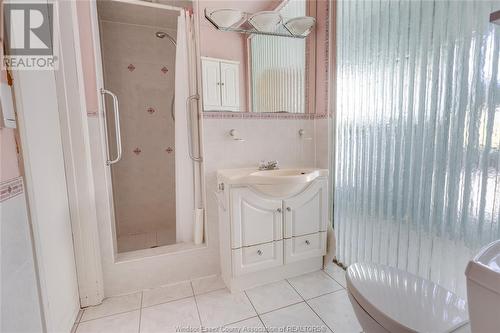 11060 Riverside Drive East, Windsor, ON - Indoor Photo Showing Bathroom